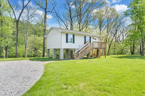 402 Kennedy Ln, Eagle Rock, VA 24085