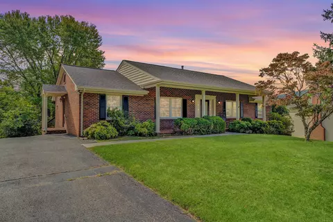 3632 Kenwick Trl SW, Roanoke, VA 24018