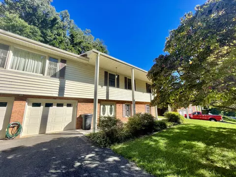 5921 Cartwright Dr, Roanoke, VA 24018