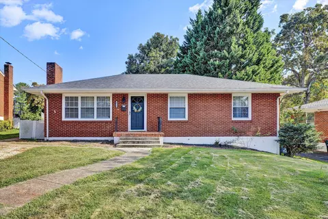 4516 Oakdale Dr, Lynchburg, VA 24502