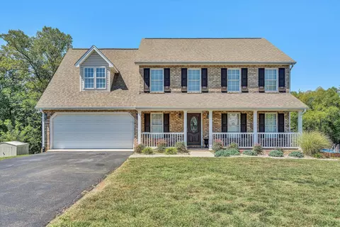 380 Sunflower Dr, Vinton, VA 24179