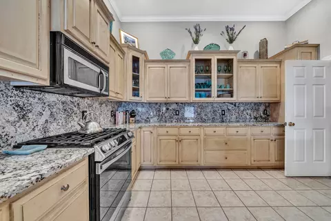 Kitchen - 155 Mountain Shore Dr, Penhook, VA 24137 photo 2 of 6