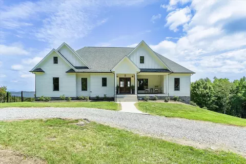 8380 Willett Ln, Bent Mountain, VA 24059
