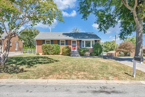 1401 Gratton St, Salem, VA 24153