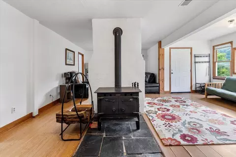 Entry Way - 2938 N Fork Rd, Elliston, VA 24087 photo 2 of 7