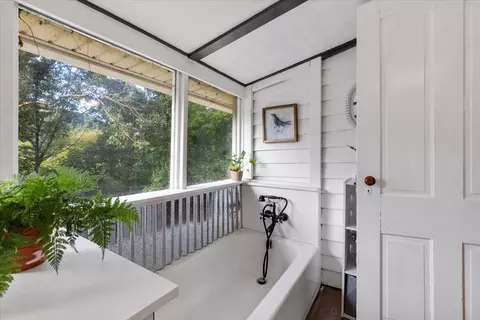 Bath - 2938 N Fork Rd, Elliston, VA 24087 photo 2 of 4