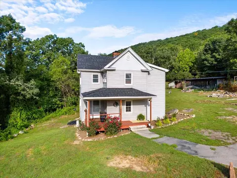 Exterior - 2938 N Fork Rd, Elliston, VA 24087 photo 4 of 10