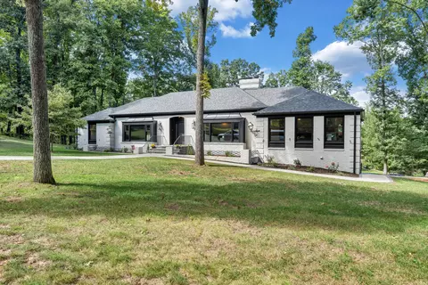 5005 Hunting Hills Dr, Roanoke, VA 24018