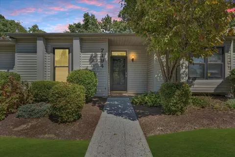7194 Red Cedar Cir, Roanoke, VA 24019