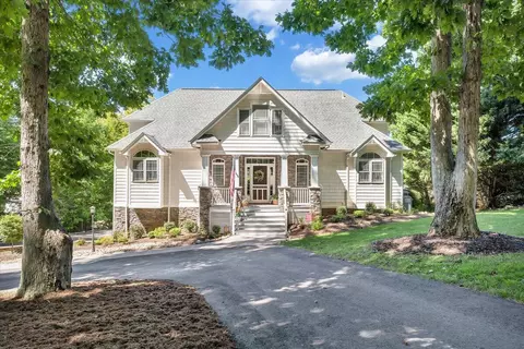 555 Parkway Ave, Moneta, VA 24121