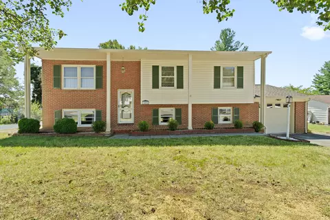 1402 Brushy Mountain Dr, Salem, VA 24153