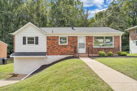 180 Greenwich Cir, Danville, VA 24540