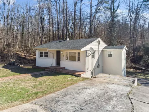 1115 Drewry Rd, Martinsville, VA 24112