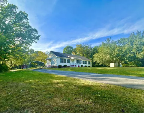 1518 Farley Pl, Clifton Forge, VA 24422