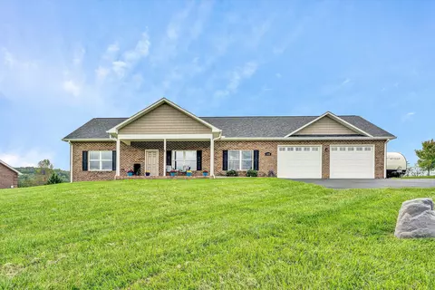 1108 Summer Time Ln, Vinton, VA 24179