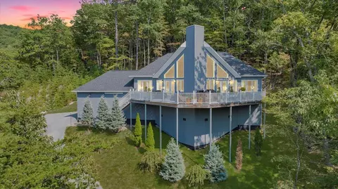 6516 Circleview Dr, Roanoke, VA 24014