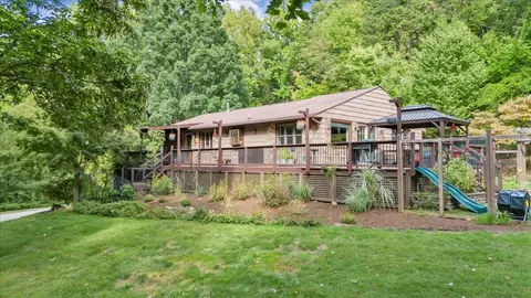 6384 Dove Dr, Roanoke, VA 24018
