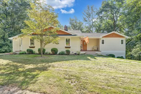 6041 Sunnycrest Rd, Roanoke, VA 24018
