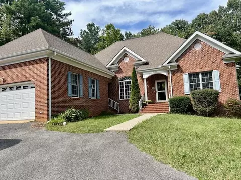 981 Padgetts Hill Rd, Natural Bridge, VA 24578