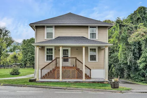 6449 Merriman Rd, Roanoke, VA 24018