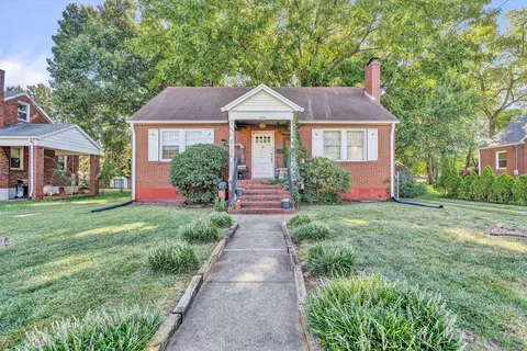 5126 Hearthstone Rd NW, Roanoke, VA 24012