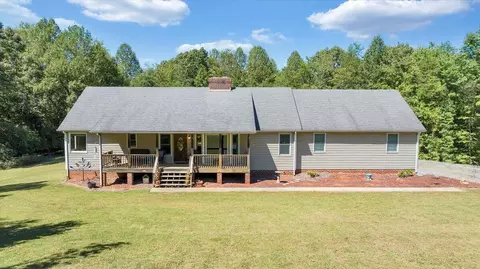 984 Monacan Park Rd, Madison Heights, VA 24572