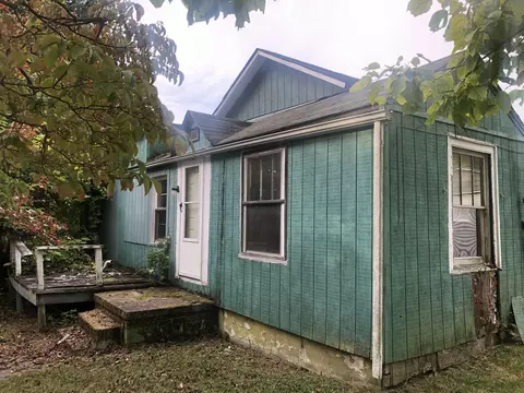 506 Wintergreen Ave, Clifton Forge, VA 24422