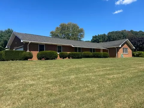 178 Windsor Ln, Buena Vista, VA 24416