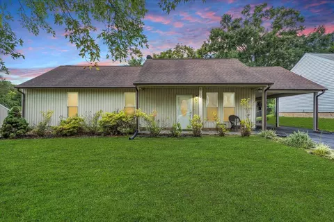 4720 Horseman Dr NE, Roanoke, VA 24019