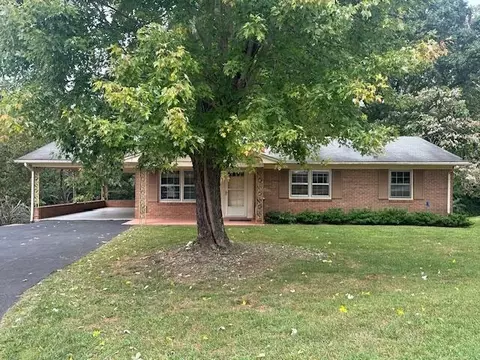 131 Wall St, Bassett, VA 24055