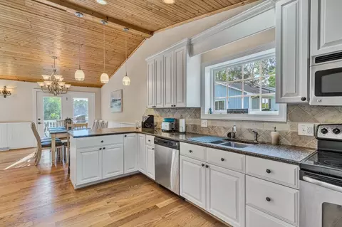 105 Windward Dr, Moneta, VA 24121 photo 8