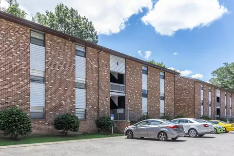 220 8th St, Vinton, VA 24179