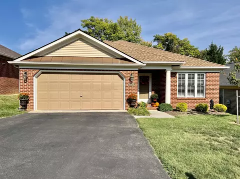 4525 Colonial Place Dr, Roanoke, VA 24018