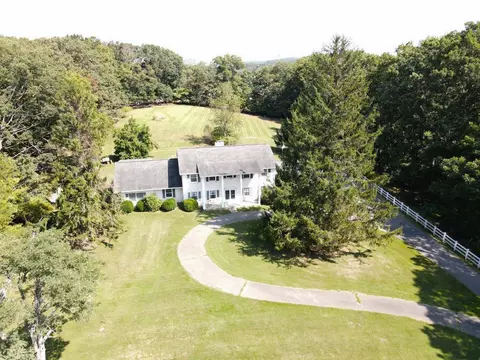 495 Simmons Rd NE, Christiansburg, VA 24073