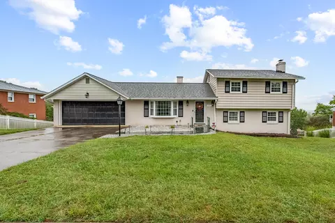 5835 Brahma Rd, Roanoke, VA 24018
