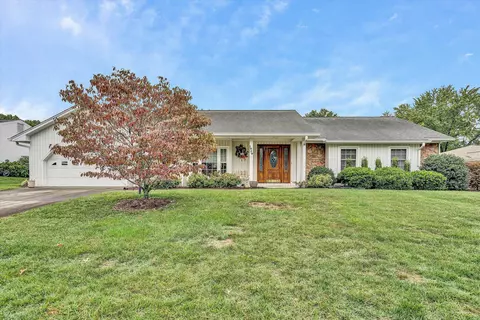 1909 Old Mill Dr, Salem, VA 24153