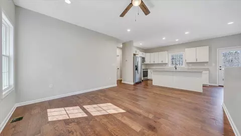 132 Chenault St, Buchanan, VA 24066 photo 3