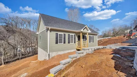 132 Chenault St, Buchanan, VA 24066 photo 32