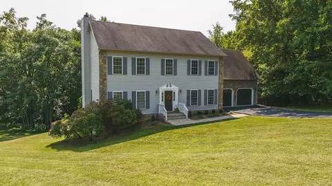 5761 Lost View Ln, Roanoke, VA 24018