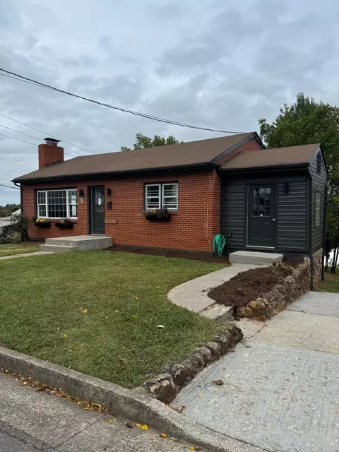 5 Hale St, Rocky Mount, VA 24151