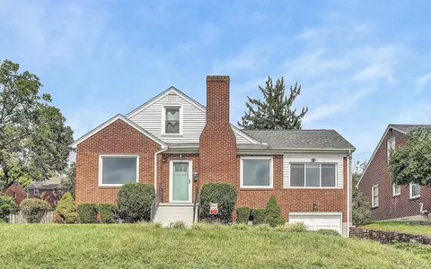 2513 Fairway Dr SW, Roanoke, VA 24015