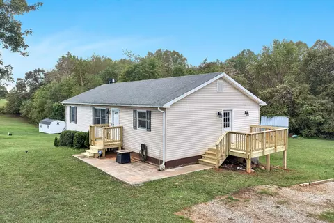 2023 Lipscomb Rd, Moneta, VA 24121