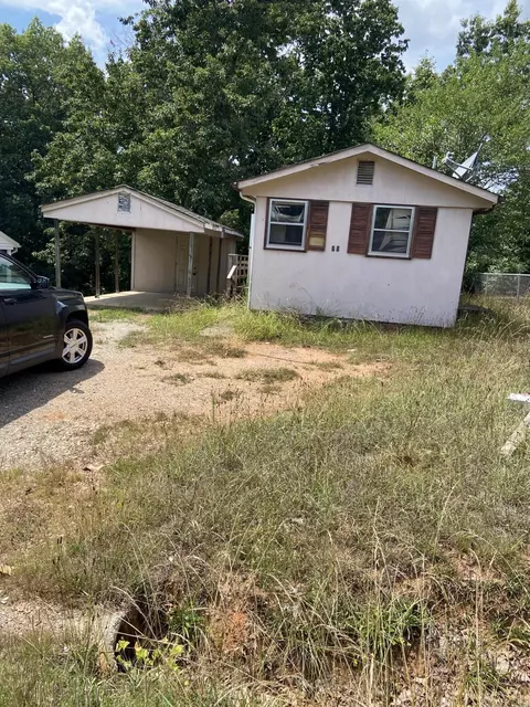 70 Parkway Dr, Martinsville, VA 24112