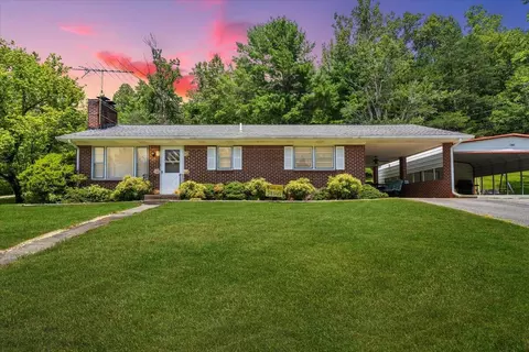 6475 Dry Hill Rd, Ferrum, VA 24088