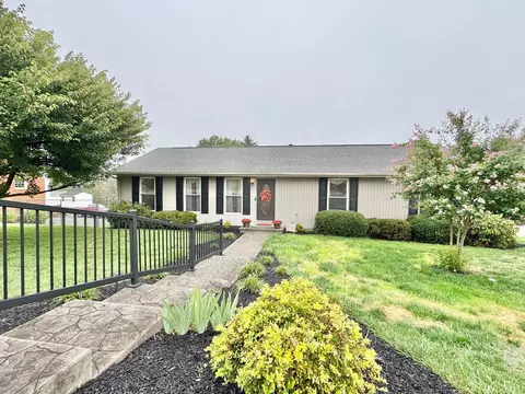 2240 Gloria Dr, Salem, VA 24153