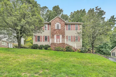 7909 Sequoia Dr, Roanoke, VA 24019