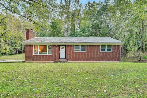 2433 Camp Jaycee Rd, Blue Ridge, VA 24064