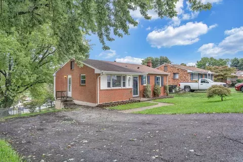 679 E Augusta Ave, Vinton, VA 24179 photo 5