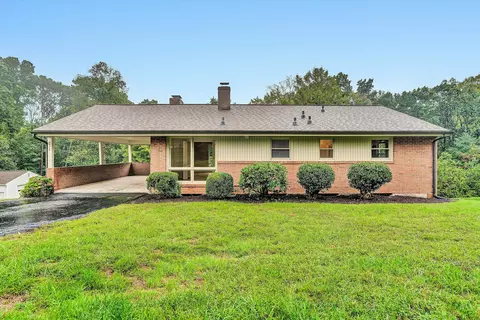 4478 Stonewall Rd NW, Roanoke, VA 24017