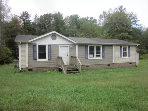 1422 Fayerdale Dr, Stuart, VA 24171